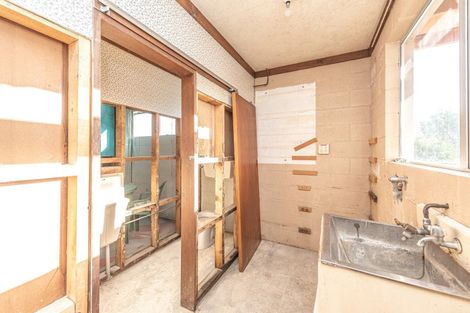 Photo of property in 75 Parkes Avenue, Saint Johns Hill, Whanganui, 4501