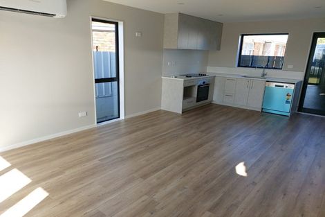 Photo of property in 1/30 West Coast Road, Glen Eden, Auckland, 0602