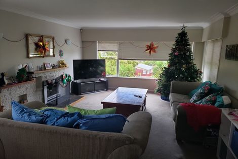 Photo of property in 88 Chivalry Road, Glenfield, Auckland, 0629