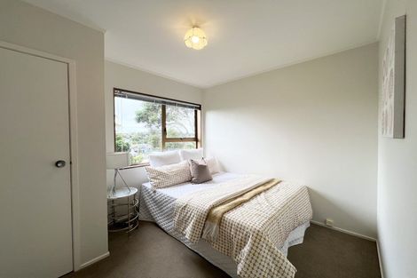 Photo of property in 2/2 Colin Wild Place, Glenfield, Auckland, 0629