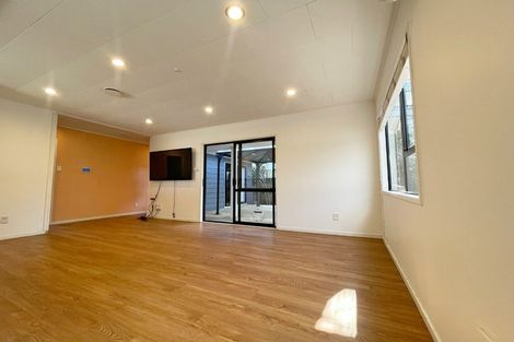 Photo of property in 1/294 West Coast Road, Glen Eden, Auckland, 0602