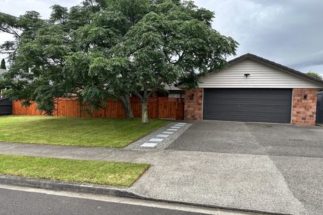 Photo of property in 18 Parkhaven Drive, Rosehill, Papakura, 2113