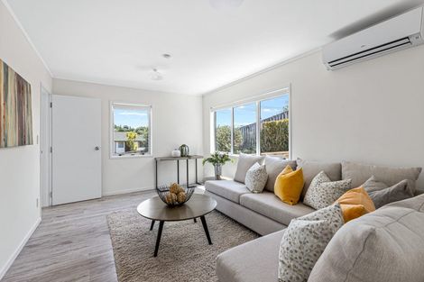 Photo of property in 1/525 Beach Road, Murrays Bay, Auckland, 0630