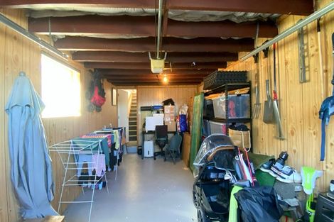 Photo of property in 17 Thomas Avenue, Te Atatu Peninsula, Auckland, 0610