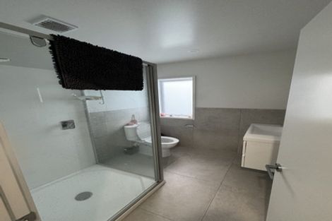 Photo of property in 60 Roberts Road, Matakatia, Whangaparaoa, 0930