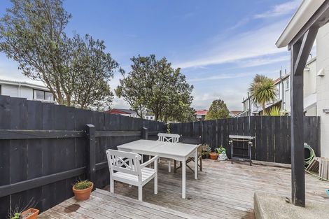 Photo of property in 128 Akaroa Drive, Maupuia, Wellington, 6022