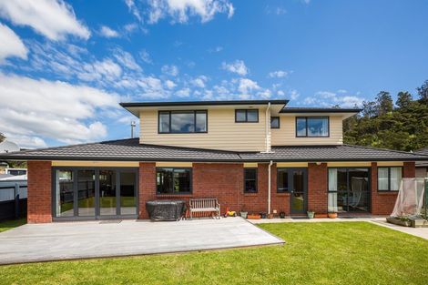 Photo of property in 32 Banks Boulevard, Whitby, Porirua, 5024