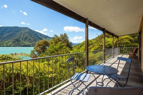 Photo of property in 672 Moetapu Bay Road, Moetapu Bay, Picton, 7282