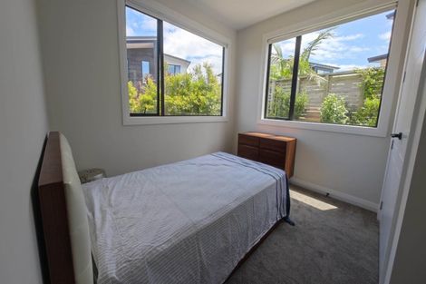 Photo of property in 48 Te Oneroa Way, Long Bay, Auckland, 0630