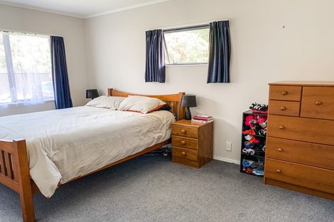 Photo of property in 1 Monarch Grove, Maoribank, Upper Hutt, 5018