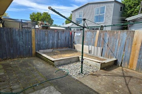 Photo of property in 2/72 Nursery Road, Phillipstown, Christchurch, 8011