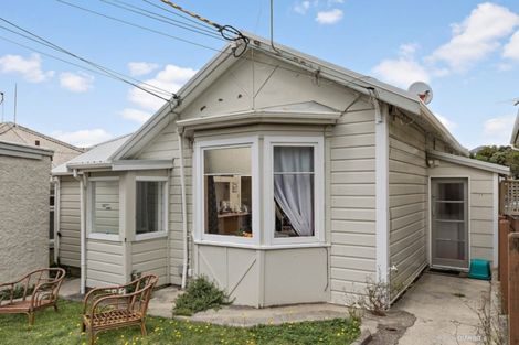 Photo of property in 7 Murray Street, Island Bay, Wellington, 6023