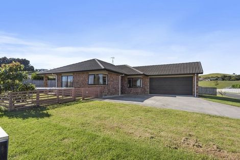 Photo of property in 8 Gina Way, Welcome Bay, Tauranga, 3112