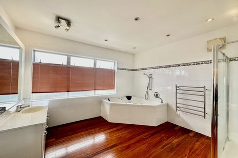 Photo of property in 10 Nicholson Avenue, Papatoetoe, Auckland, 2025