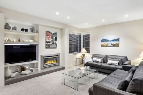 Photo of property in 34 Marine Parade, Macandrew Bay, Dunedin, 9014