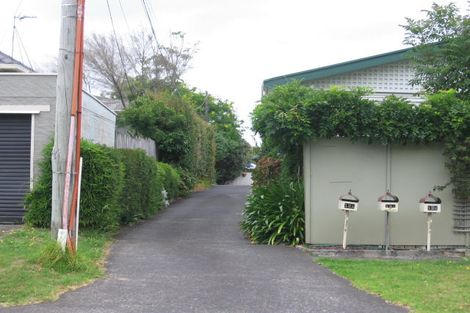 Photo of property in 1/12 Tiri Tiri Road, Birkdale, Auckland, 0626