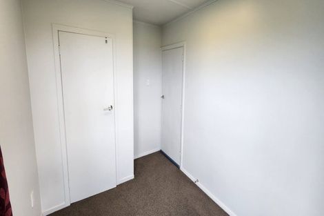 Photo of property in 17 Kairau Road West, Sentry Hill, New Plymouth, 4373