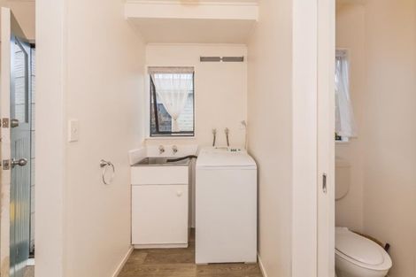 Photo of property in 9 Douglas Street, Levin, 5510