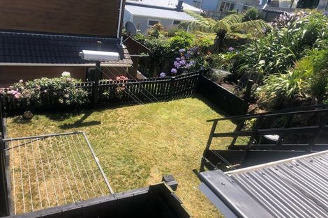 Photo of property in 70 Melbourne Road, Island Bay, Wellington, 6023