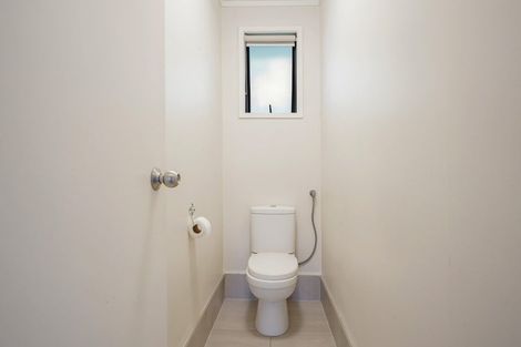 Photo of property in 35 Nile Road, Kelston, Auckland, 0602