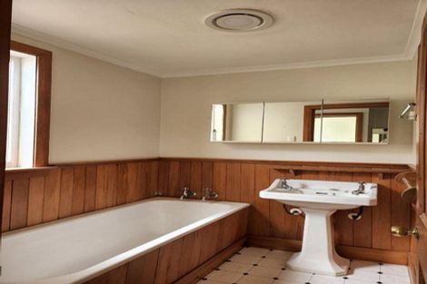 Photo of property in 49 Gilbert Street, New Plymouth, 4310