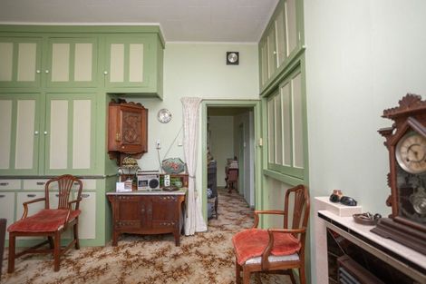 Photo of property in 10 Allardice Street, Dannevirke, 4930