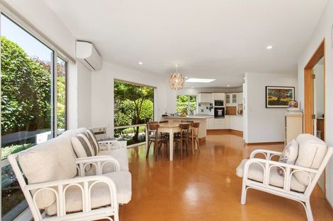 Photo of property in 2/32a Bryndwr Road, Fendalton, Christchurch, 8052