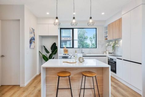 Photo of property in 1/16 Williamson Avenue, Belmont, Auckland, 0622