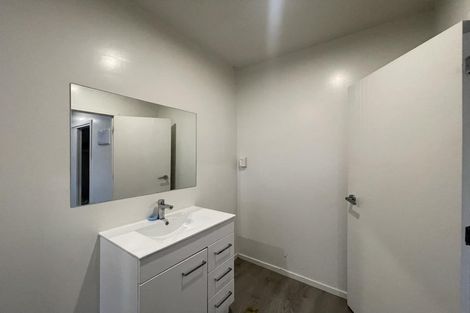 Photo of property in 1/4313 Great North Road, Glendene, Auckland, 0602