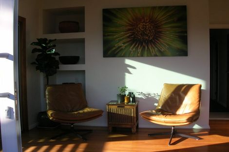 Photo of property in 5 Kaitawa Road, York Bay, Lower Hutt, 5013