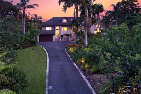 Photo of property in 3 Napuka Road, Henderson Valley, Auckland, 0612