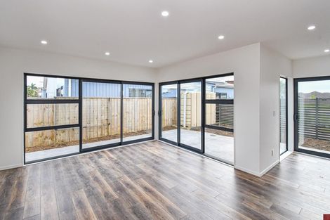 Photo of property in 39 Tapuwae Way, Mangere Bridge, Auckland, 2022