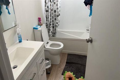 Photo of property in 103 Sunnyside Road, Sunnyvale, Auckland, 0612