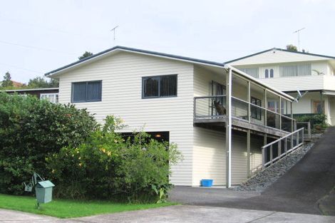 Photo of property in 8 Maori Hut Road, Red Beach, 0932