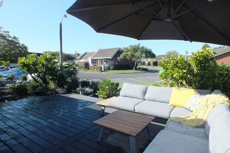 Photo of property in 3 Bellbird Place, Orewa, 0931