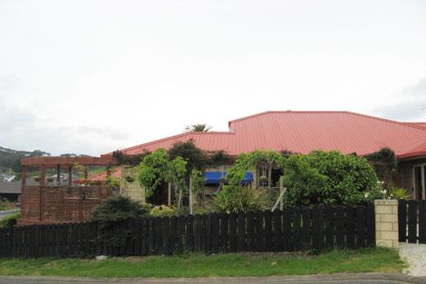 Photo of property in 2 Grassfield Place, Waimauku, 0812