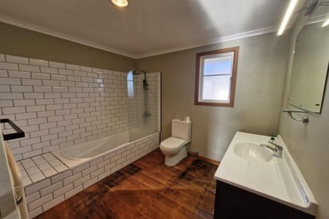 Photo of property in 115 Seaview Road, Westown, New Plymouth, 4310
