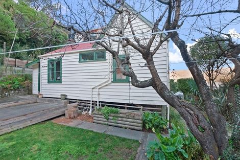 Photo of property in 20 Hawkhurst Road, Lyttelton, 8082