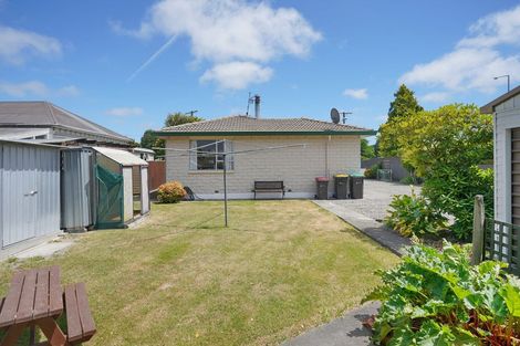 Photo of property in 76 Main North Road, Woodend, 7610