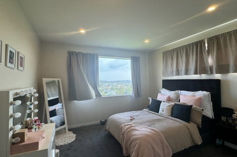 Photo of property in 517 East Coast Road, Murrays Bay, Auckland, 0630