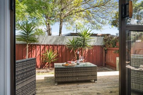 Photo of property in 9 Adams Place, Kelvin Grove, Palmerston North, 4414