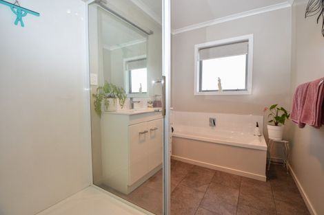 Photo of property in 266 High Street South, Carterton, 5713