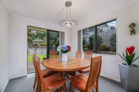 Photo of property in 4 Chardonnay Rise, Henderson, Auckland, 0612