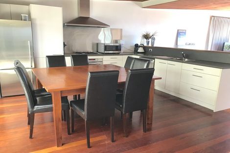 Photo of property in 113 Marine Parade North, Piha, 0772