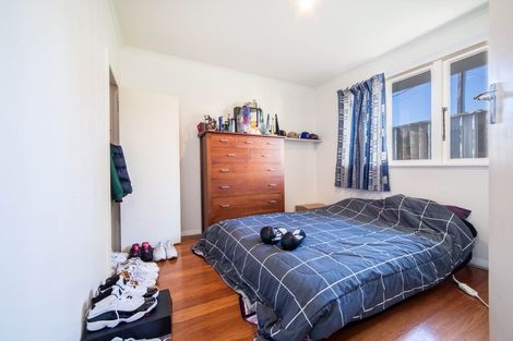 Photo of property in 32 Blease Street, New Lynn, Auckland, 0600