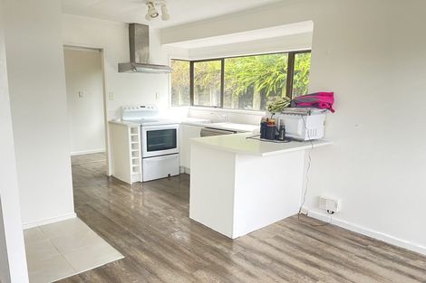 Photo of property in 2/21 Walnut Lane, Browns Bay, Auckland, 0630