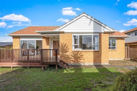 Photo of property in 60a Waimumu Road, Massey, Auckland, 0614