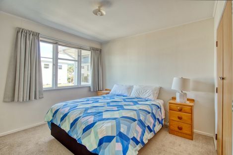 Photo of property in 20 Franklyn Road, Tawa, Wellington, 5028