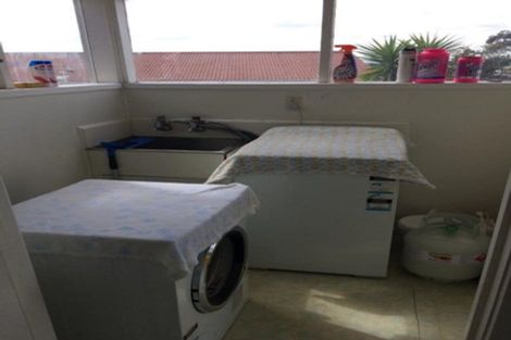 Photo of property in 3/178 Chivalry Road, Glenfield, Auckland, 0629