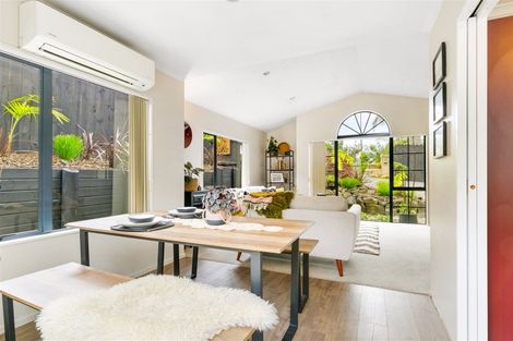 Photo of property in 13 Berkshire Terrace, Massey, Auckland, 0614